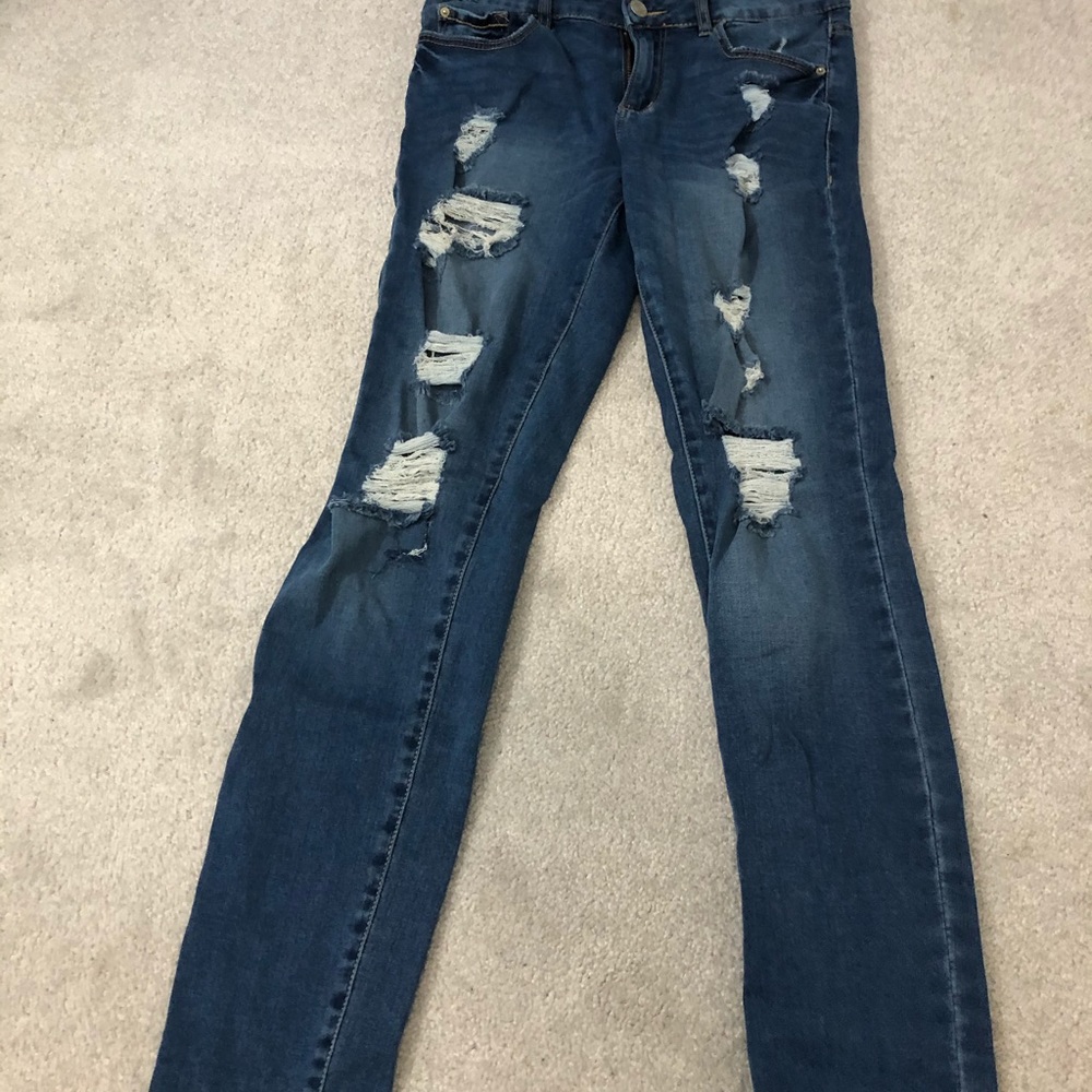 Distressed jeans - Picture 2 of 2